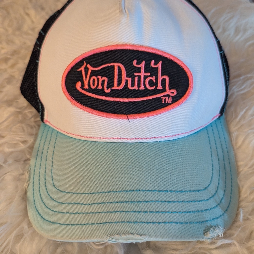 Von Dutch Black and White Mesh Cap